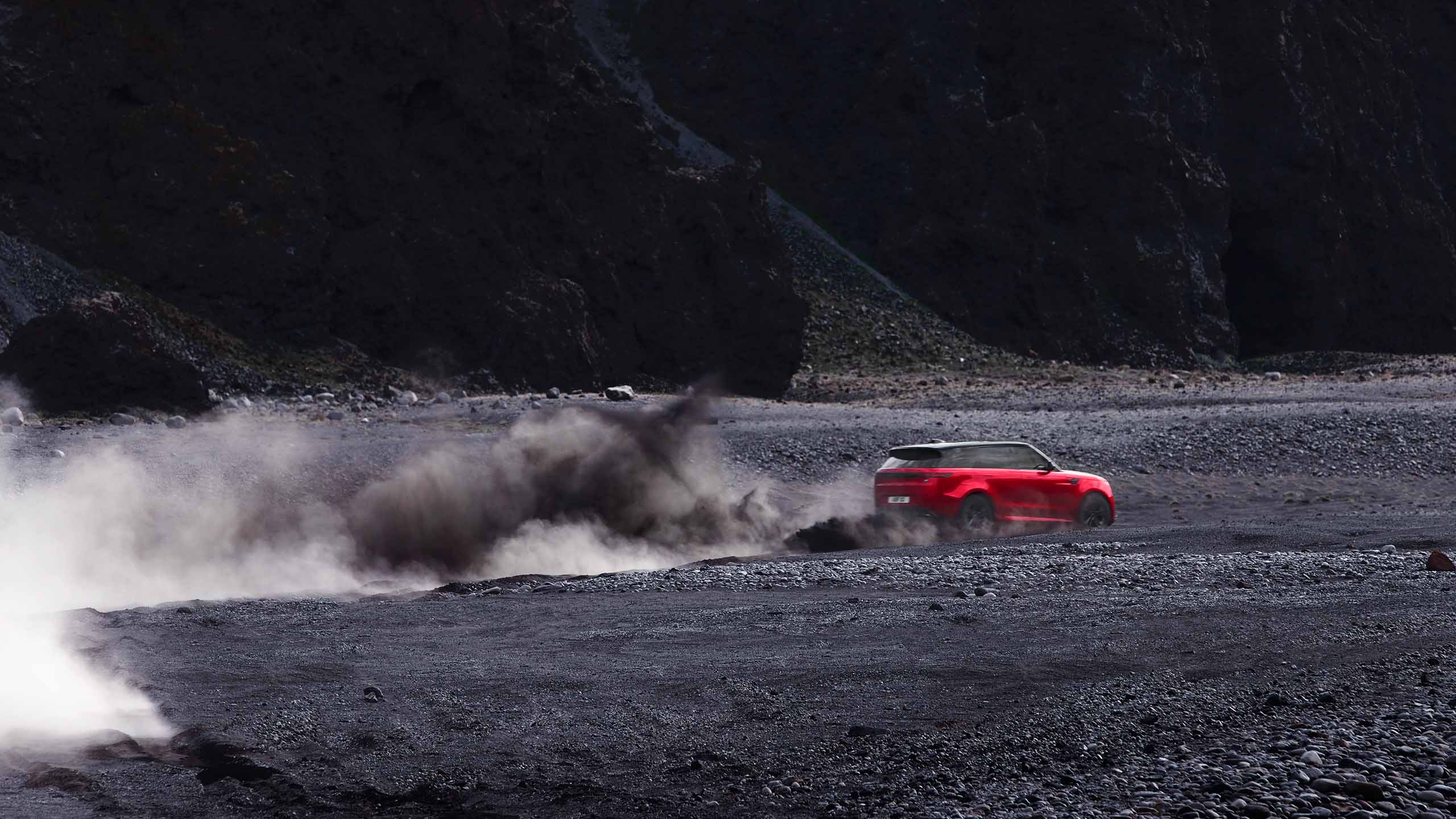 Range Rover Sport driving through gravel in Iceland 